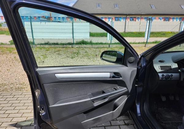 Opel Astra cena 15900 przebieg: 212506, rok produkcji 2009 z Piła małe 379